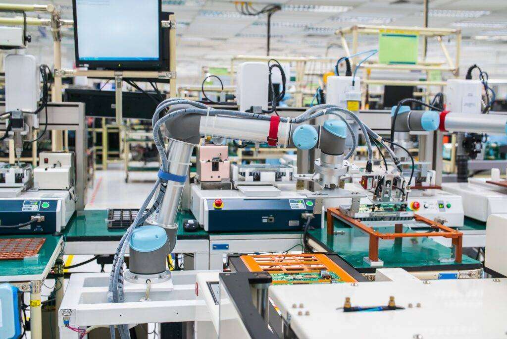 Universal Robots (UR) - Cobots implementation @ Benchmark