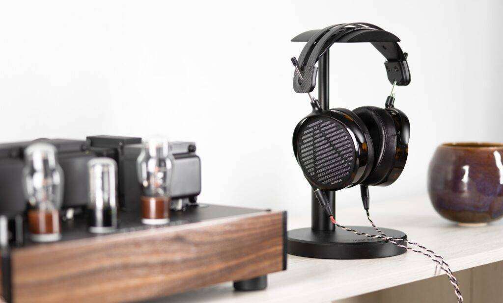 Audeze LCD-5 (lifestyle)